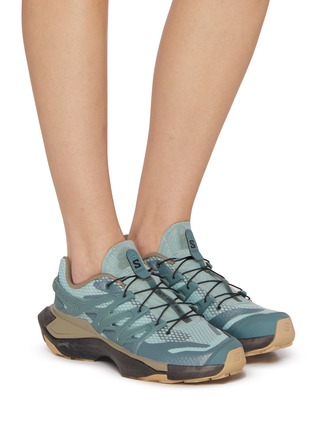 模特儿示范图 - 点击放大 - SALOMON - XT PU.RE Advanced Low Top Women's Sneakers