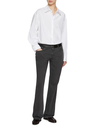 模特儿示范图 - 点击放大 - THE ROW - LYNDSEY 低腰直筒牛仔裤