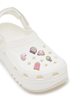 细节 - 点击放大 - CROCS - International Women Day Jibbitz Charm — Set Of 5