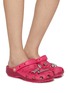 模特儿示范图 - 点击放大 - CROCS - x Juicy Couture Classic Clogs