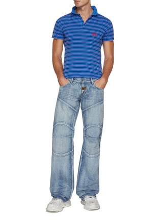 模特儿示范图 - 点击放大 - BALENCIAGA - Low Rise Straight Leg Paneled Denim Jeans