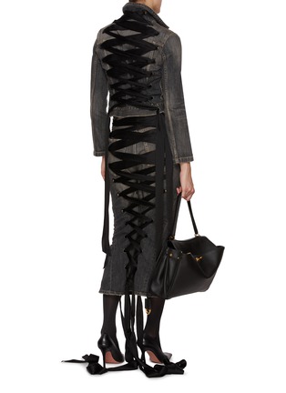 模特儿示范图 - 点击放大 - BALENCIAGA - Lace Up Back Denim Pencil Skirt