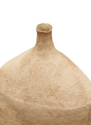 细节 –点击放大 - TANIA WHALEN CERAMICS - XL Botoru Vessel — Tan