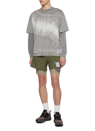 模特儿示范图 - 点击放大 - SATISFY - TechSilk™ Cordura® 8" Shorts