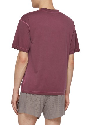 背面 - 点击放大 - SATISFY - AuraLite™ T‑Shirt