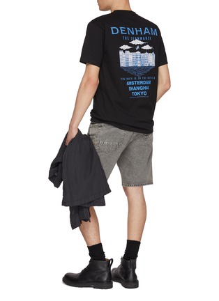 模特儿示范图 - 点击放大 - DENHAM - The Amsterdam Skyline Cotton T-Shirt