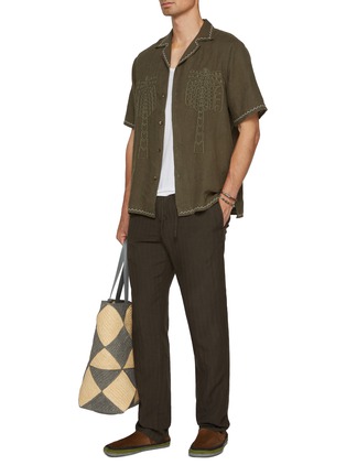 模特儿示范图 - 点击放大 - FRESCOBOL CARIOCA - Palmeria Embroidered Linen Shirt