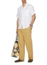 模特儿示范图 - 点击放大 - FRESCOBOL CARIOCA - Sol Embroidered Linen Shirt
