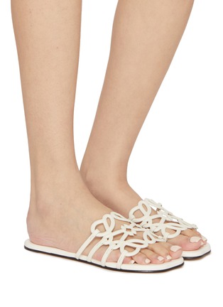 模特儿示范图 - 点击放大 - LOEWE - Petal Anagram Leather Slides