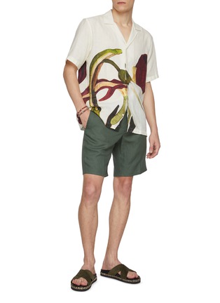 模特儿示范图 - 点击放大 - ORLEBAR BROWN - Floral Printed Maitan Linen Shirt