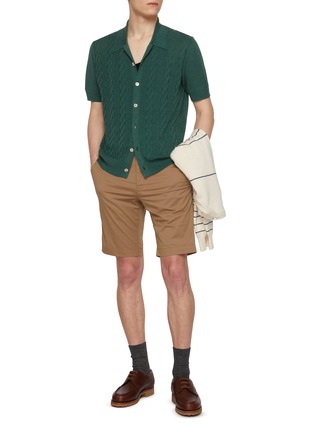 模特儿示范图 - 点击放大 - PT TORINO - Techno Stretch Bermuda Cotton Shorts