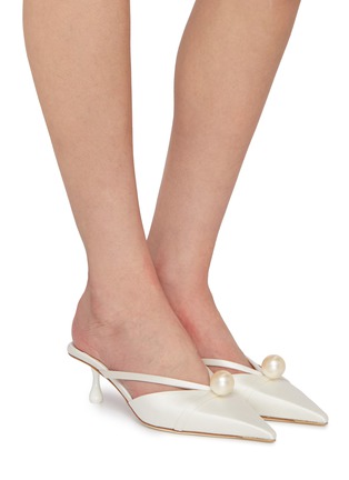 模特儿示范图 - 点击放大 - JIMMY CHOO - Ana 50 Satin Mules