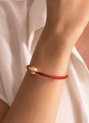 细节 - 点击放大 - JEWELMER - Lien Doré Pearl of Life Golden South Sea Pearl 18K Gold Leather Cord Bracelet