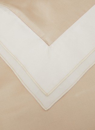 细节 –点击放大 - SILKY MIRACLE - Two-Tone King Size Cotton Silk Bed Set — Light Pink/White