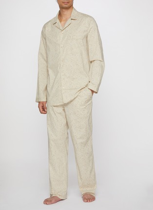 模特儿示范图 - 点击放大 - SKIMS - COTTON POPLIN 睡衣套装