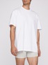 模特儿示范图 - 点击放大 - SKIMS - Heavyweight Cotton Relaxed T-shirt