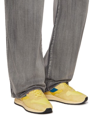 模特儿示范图 - 点击放大 - AUTRY - 男款 REELWIND 拼色真皮运动鞋