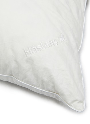 细节 –点击放大 - HÄSTENS - Medium Pillow — Extra High