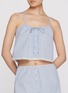 模特儿示范图 - 点击放大 - SKIMS - COTTON POPLIN SLEEP 条纹背心