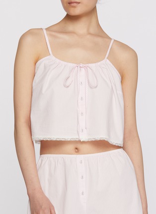 模特儿示范图 - 点击放大 - SKIMS - COTTON POPLIN 蕾丝饰背心
