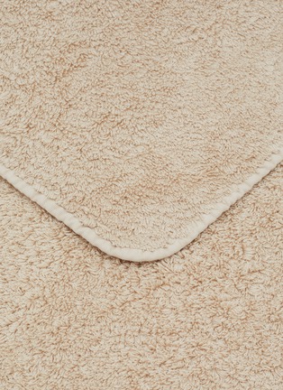 细节 –点击放大 - ABYSS & HABIDECOR - Super Pile Bath Towel — Linen