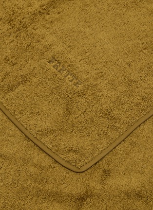 细节 –点击放大 - FRETTE - Unito Bath Towel — Mustard