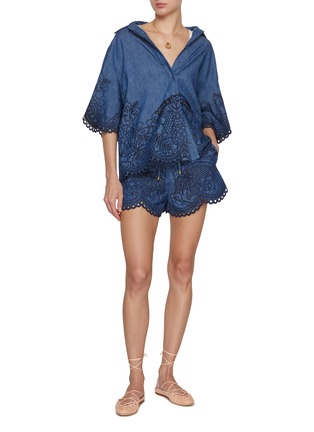 模特儿示范图 - 点击放大 - ZIMMERMANN - Coco Embroidered Dark Wash Denim Shirt