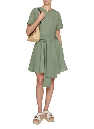 模特儿示范图 - 点击放大 - LOEWE - Pebble Drape Belted Dress