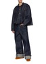 模特儿示范图 - 点击放大 - SACAI - X LEVI'S 褶裥牛仔夹克