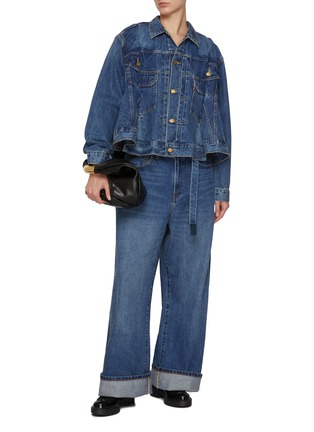 模特儿示范图 - 点击放大 - SACAI - X LEVI'S 褶裥牛仔夹克