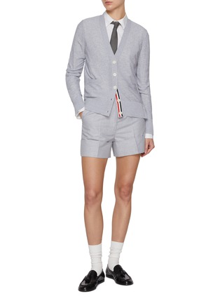 模特儿示范图 - 点击放大 - THOM BROWNE - Tonal University Stripe Sack Linen Cotton Shorts