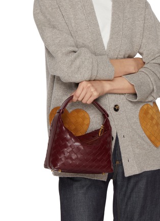 模特儿示范图 - 点击放大 - BOTTEGA VENETA - Wallace Leather Shoulder Bag