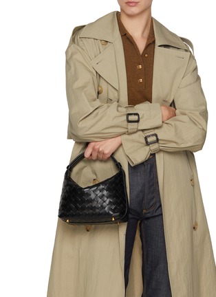 模特儿示范图 - 点击放大 - BOTTEGA VENETA - Wallace Leather Shoulder Bag