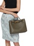模特儿示范图 - 点击放大 - BOTTEGA VENETA - Andiamo Intrecciato Leather Bag