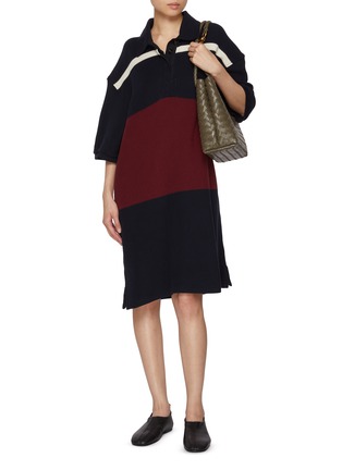 模特儿示范图 - 点击放大 - BOTTEGA VENETA - Slouchy Striped Cotton Polo Dress