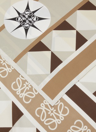 细节 - 点击放大 - LOEWE - Geometric Compass Anagram Silk Scarf