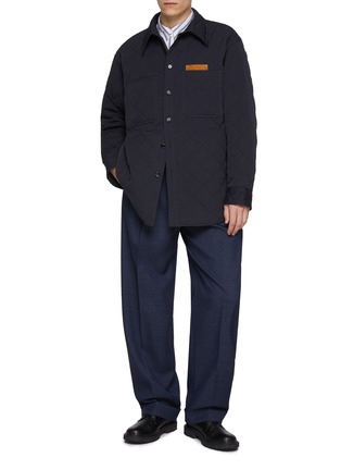 模特儿示范图 - 点击放大 - BOTTEGA VENETA - Intrecciato Pocket Insert Quilted Shirt Jacket