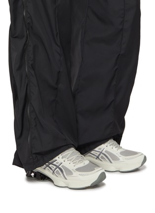 模特儿示范图 - 点击放大 - ASICS - GEL-KINETIC FLUENT Men's Sneakers