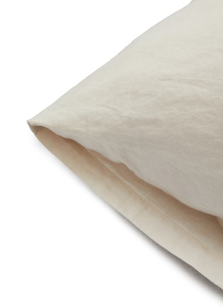 细节 –点击放大 - HÄSTENS - Cotton Pillowcase — Beige
