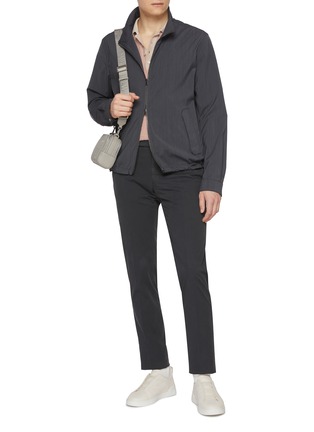 模特儿示范图 - 点击放大 - INCOTEX - Royal Batavia Cotton Stretch Pants