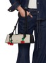 模特儿示范图 - 点击放大 - STRING TING - Cherry Drop Bag Charm