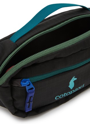 细节 –点击放大 - COTOPAXI - Del Día Kapai 1.5L Hip Pack — Del Día Dark