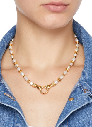 模特儿示范图 - 点击放大 - MISSOMA - X HARRIS REED 手拉手串珠项链