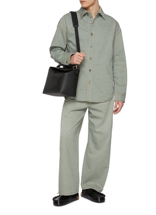 模特儿示范图 - 点击放大 - LOEWE - Medium Wash Denim Shirt
