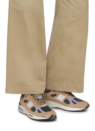 模特儿示范图 - 点击放大 - NEW BALANCE - 991 Low Top Men's Sneakers