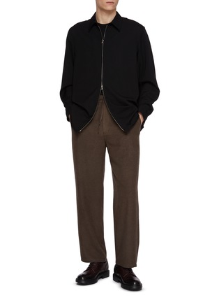 模特儿示范图 - 点击放大 - ATTACHMENT - High Twist Wool Zip Up Shirt