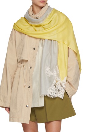 模特儿示范图 - 点击放大 - LANE’S - The New H Lace Panel Cashmere Silk Shawl