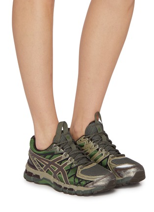 模特儿示范图 - 点击放大 - ASICS - X Kiko Kostadinov Studio UB10-S GEL-KAYANO 20 Unisex Sneakers