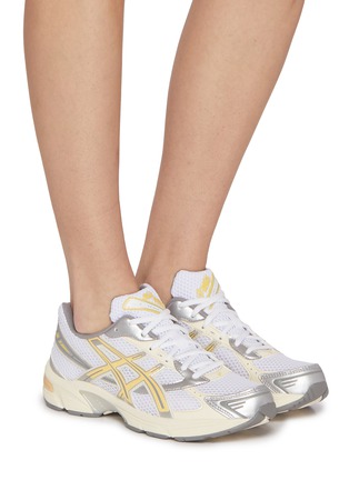 模特儿示范图 - 点击放大 - ASICS - GEL-1130 Low Top Women's Sneakers