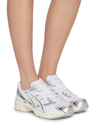 模特儿示范图 - 点击放大 - ASICS - GEL-1130 Low Top Women's Sneakers